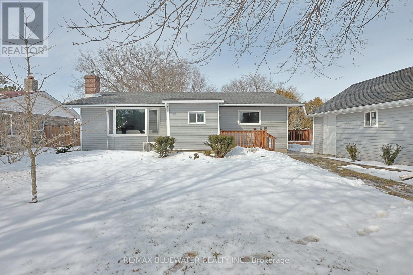 8296 Burwell Road, Lambton Shores, Ontario  N0M 1T0 - Photo 7 - X12844610