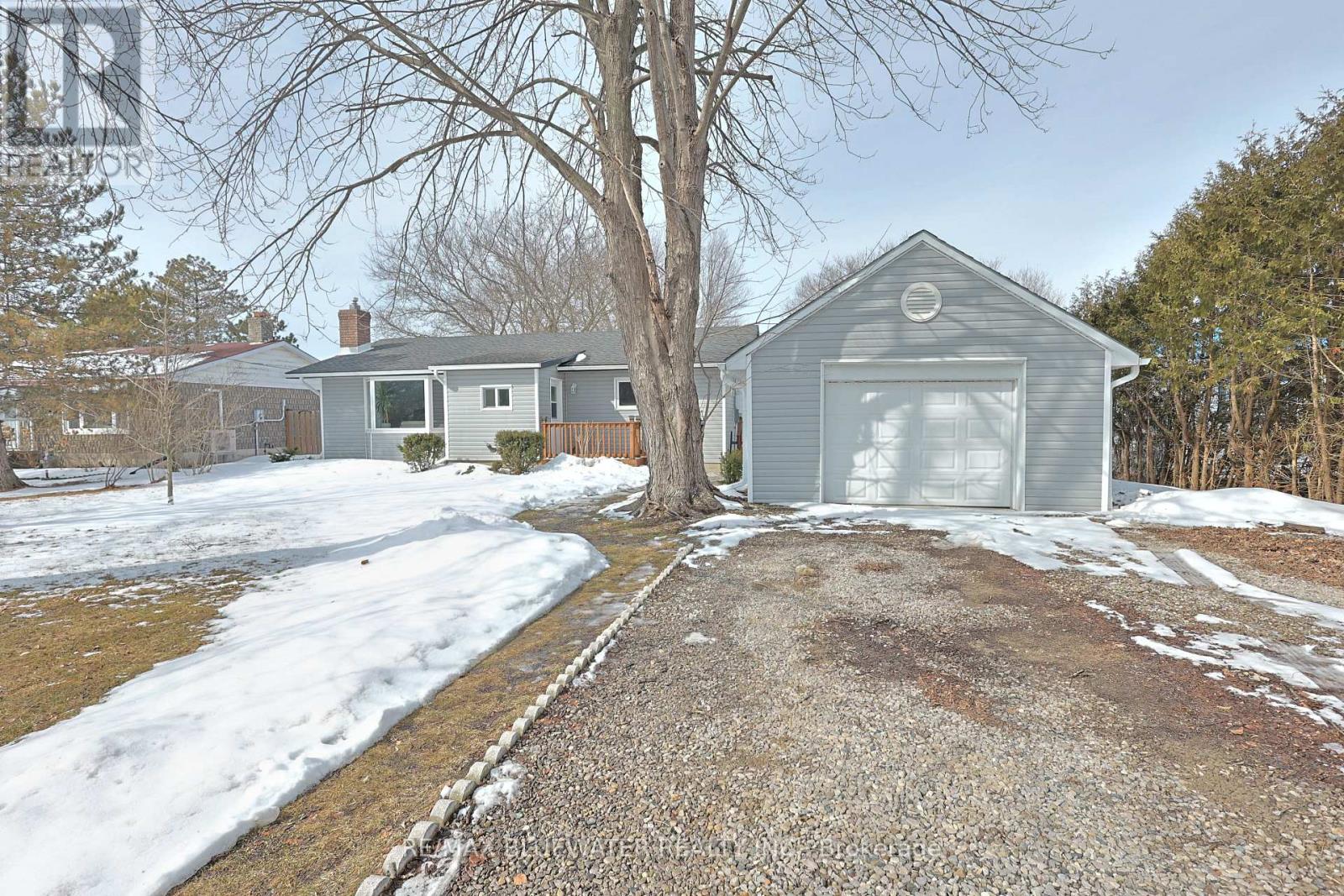 8296 Burwell Road, Lambton Shores, Ontario  N0M 1T0 - Photo 6 - X12844610