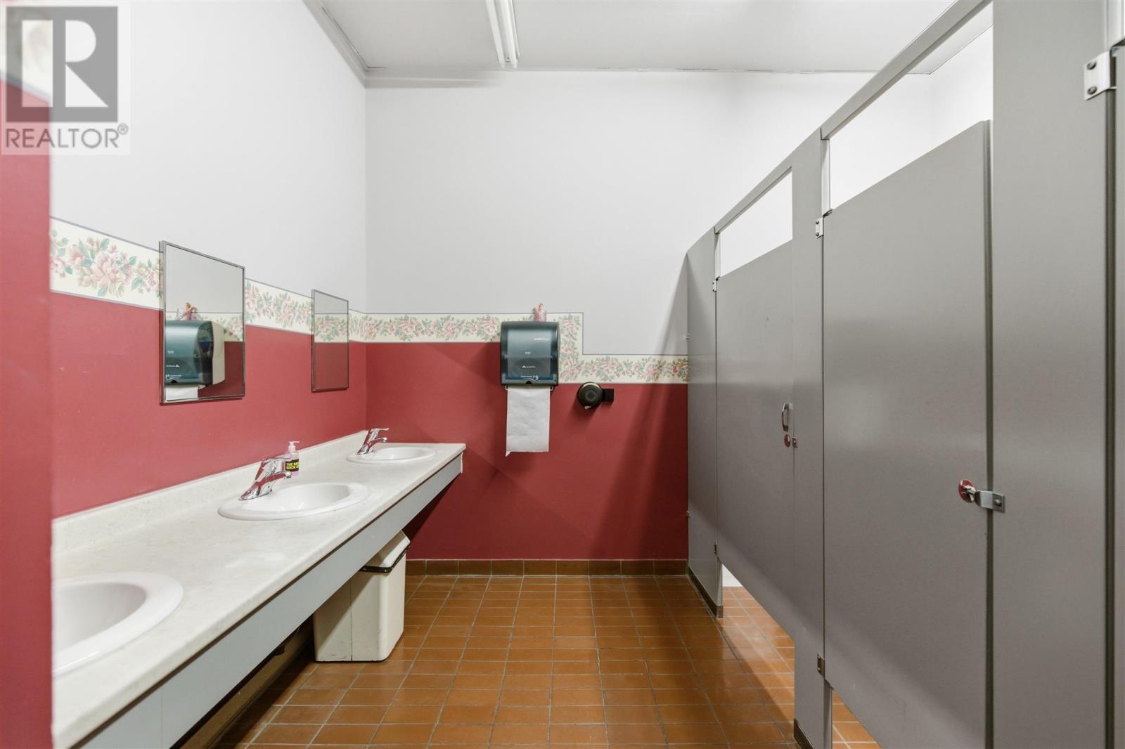 642 Great Northern Rd, Sault Ste. Marie, Ontario  P6B 4Z9 - Photo 35 - SM260027