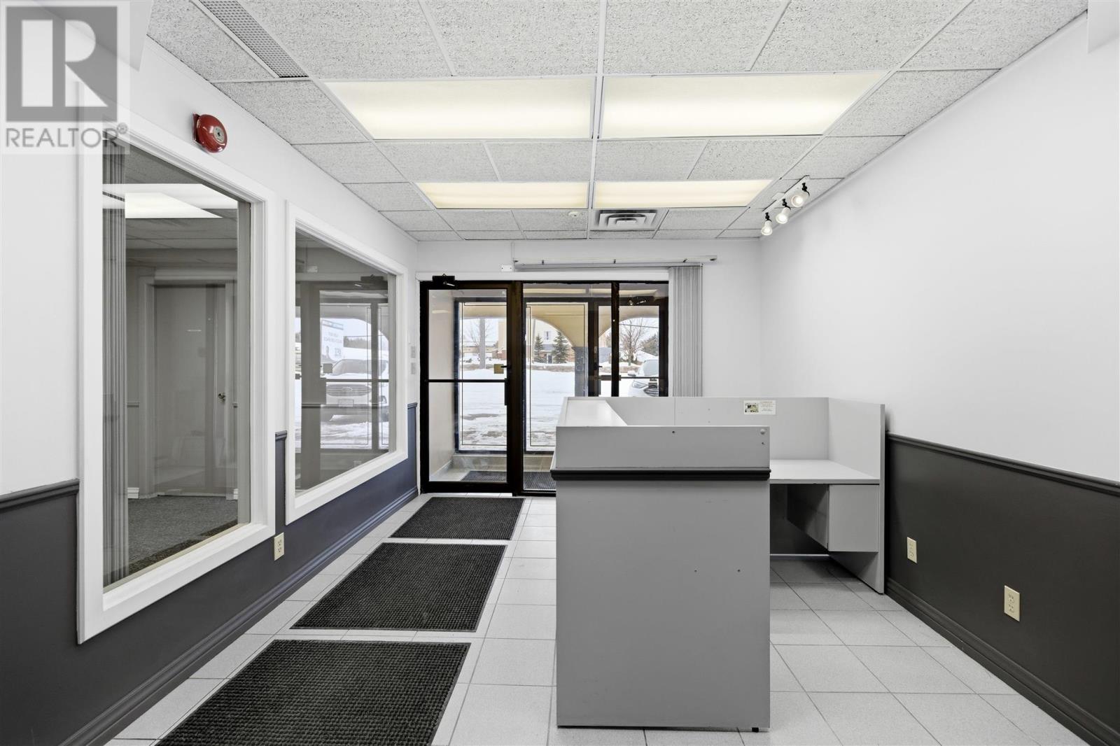 642 Great Northern Rd, Sault Ste. Marie, Ontario  P6B 4Z9 - Photo 9 - SM260027