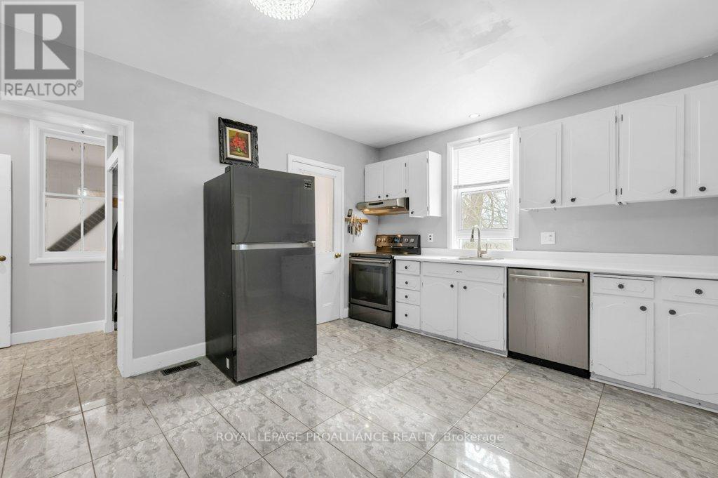 88 Marmora Street, Quinte West (Trenton Ward), Ontario  K8V 2J1 - Photo 15 - X12855262