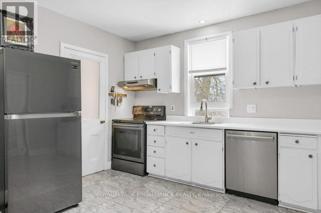 88 Marmora Street, Quinte West (Trenton Ward), Ontario  K8V 2J1 - Photo 16 - X12855262