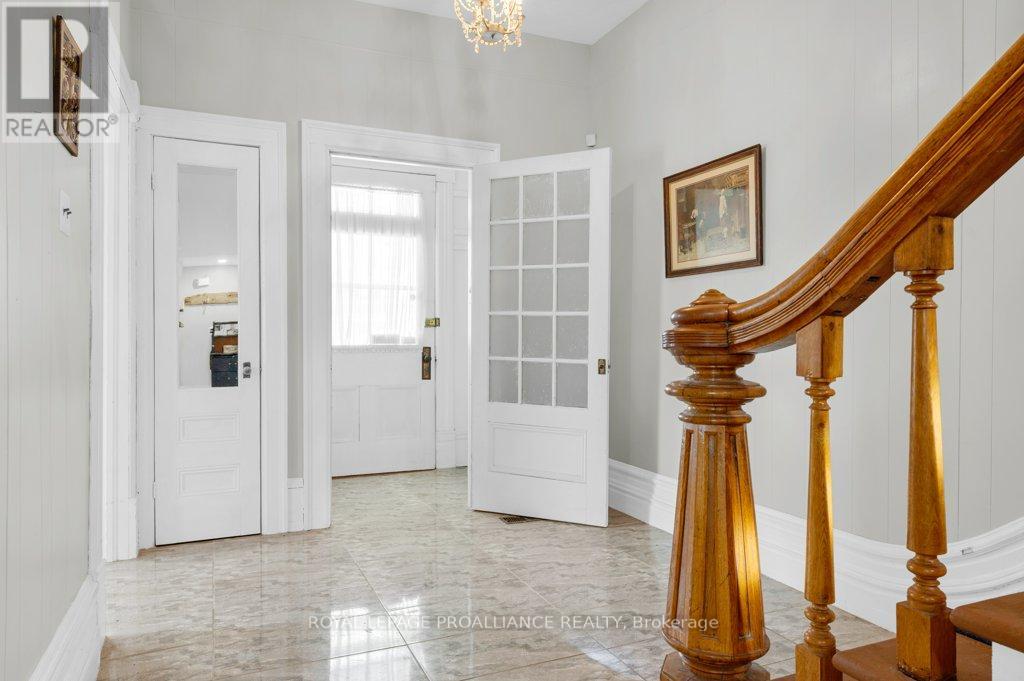 88 Marmora Street, Quinte West (Trenton Ward), Ontario  K8V 2J1 - Photo 6 - X12855262