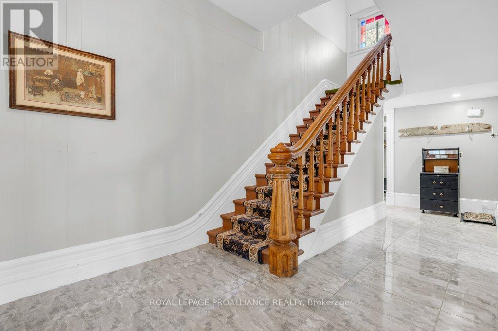 88 Marmora Street, Quinte West (Trenton Ward), Ontario  K8V 2J1 - Photo 7 - X12855262