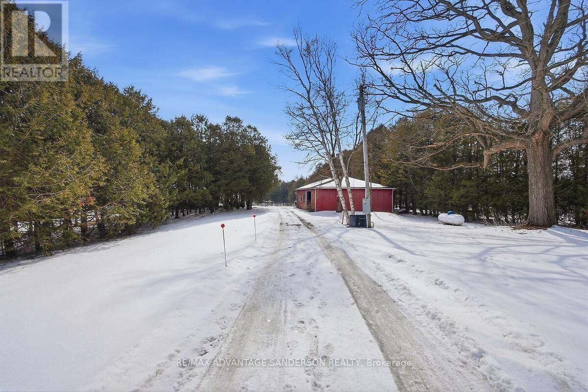 8201 Observatory Drive, Lucan Biddulph, Ontario  N0M 1V0 - Photo 13 - X12855322