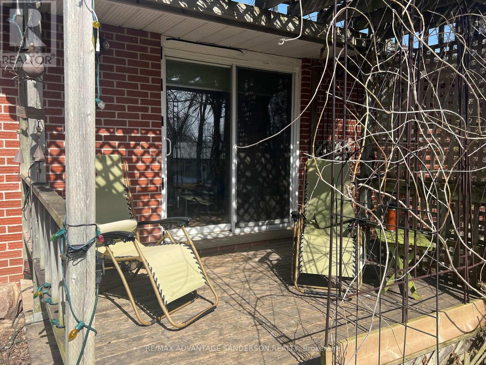 8201 Observatory Drive, Lucan Biddulph, Ontario  N0M 1V0 - Photo 21 - X12855322