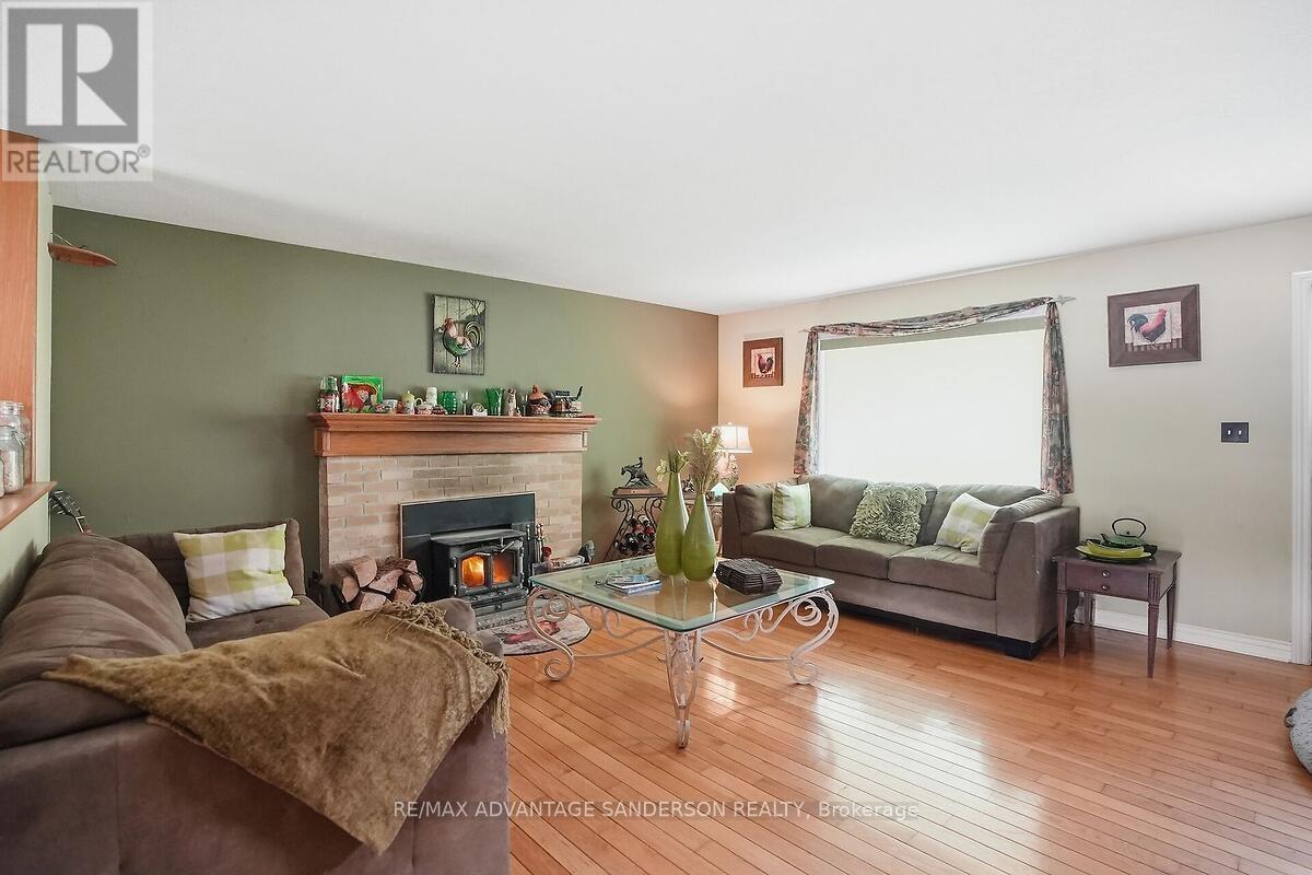 8201 Observatory Drive, Lucan Biddulph, Ontario  N0M 1V0 - Photo 34 - X12855322