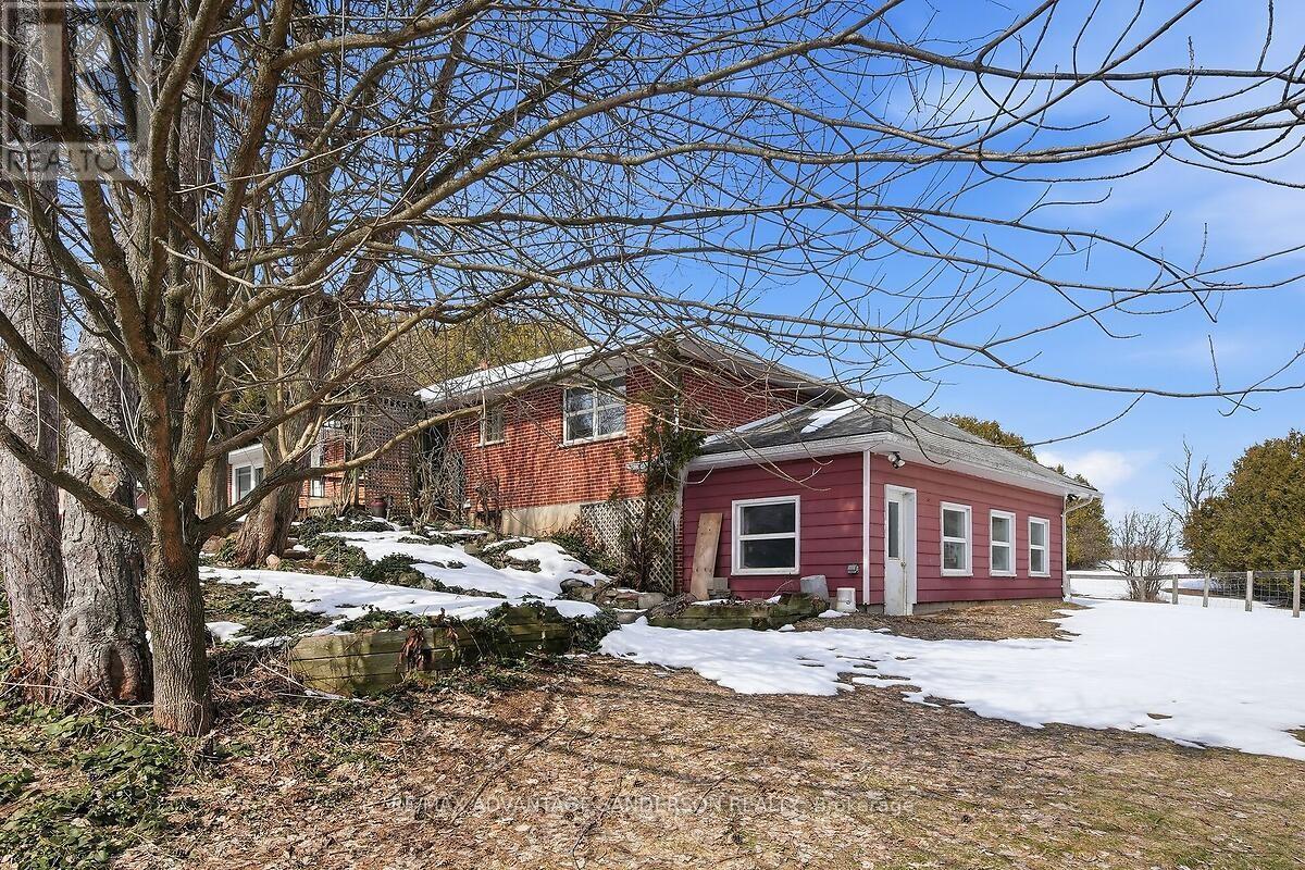 8201 Observatory Drive, Lucan Biddulph, Ontario  N0M 1V0 - Photo 16 - X12855326