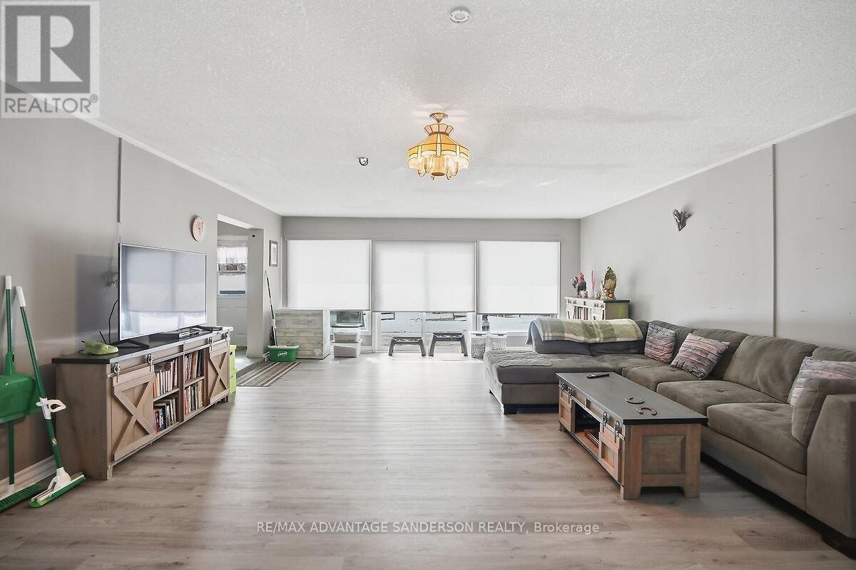 8201 Observatory Drive, Lucan Biddulph, Ontario  N0M 1V0 - Photo 29 - X12855326