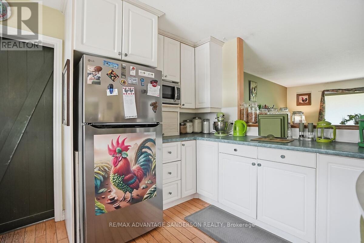 8201 Observatory Drive, Lucan Biddulph, Ontario  N0M 1V0 - Photo 31 - X12855326