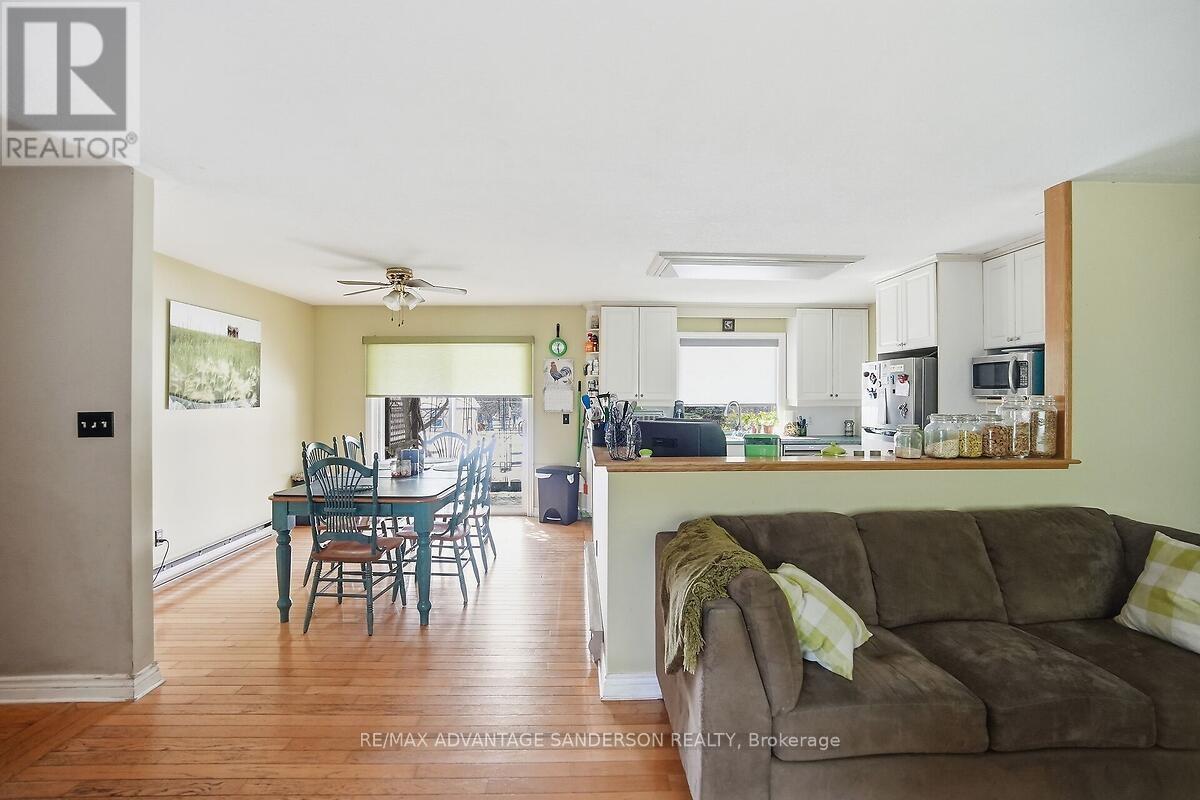 8201 Observatory Drive, Lucan Biddulph, Ontario  N0M 1V0 - Photo 37 - X12855326