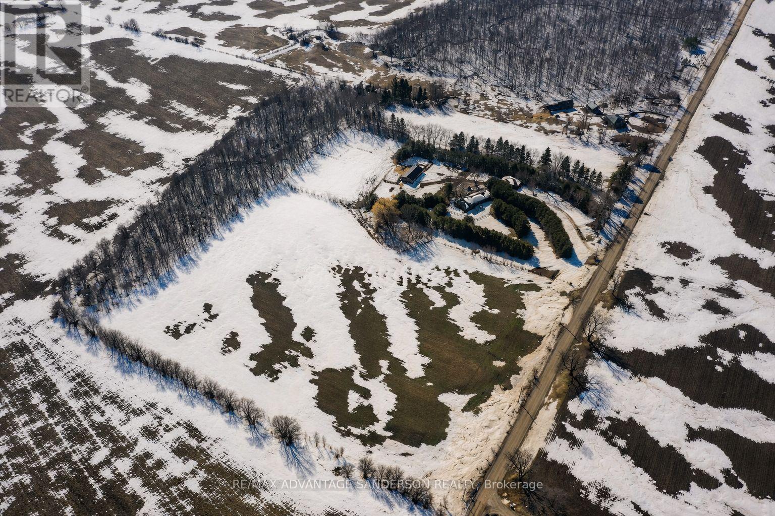 8201 Observatory Drive, Lucan Biddulph, Ontario  N0M 1V0 - Photo 7 - X12855326