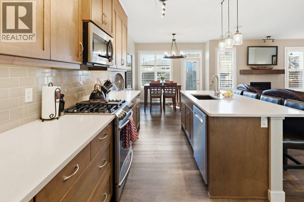 54 Crestbrook Drive Sw, Calgary, Alberta  T3B 5X7 - Photo 7 - A2289098