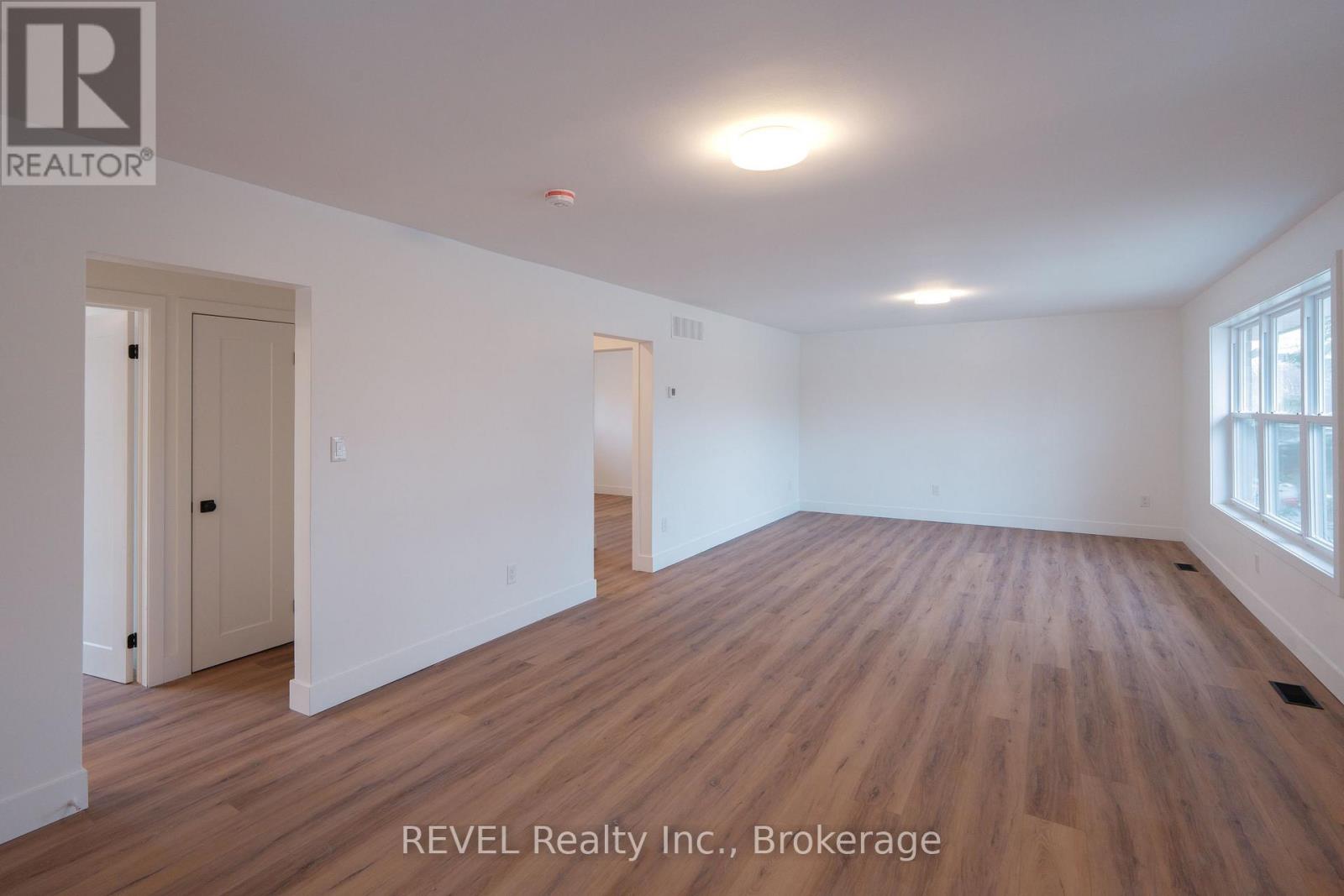 Upper - 2137 Mount Forest Drive, Burlington, Ontario  L7P 1H6 - Photo 12 - W12855254