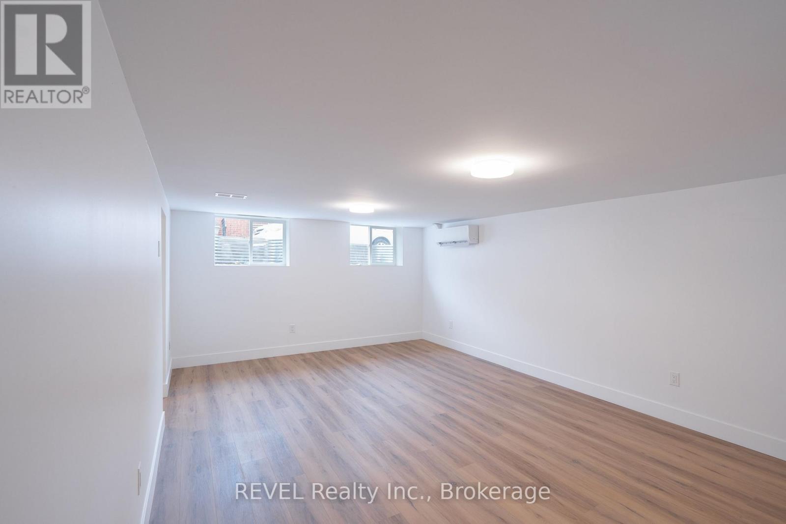 Lower - 2137 Mount Forest Drive, Burlington, Ontario  L7P 1H6 - Photo 8 - W12855266