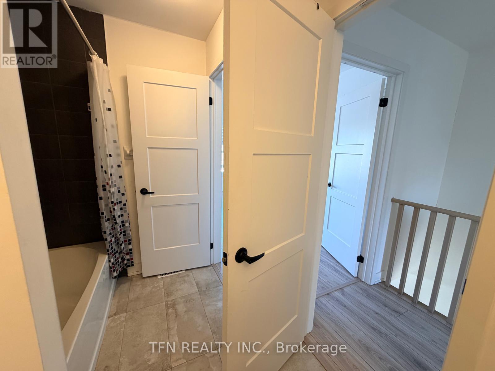 25 Pumpkin Corner Crescent, Barrie, Ontario  L9J 0C2 - Photo 21 - S12814036