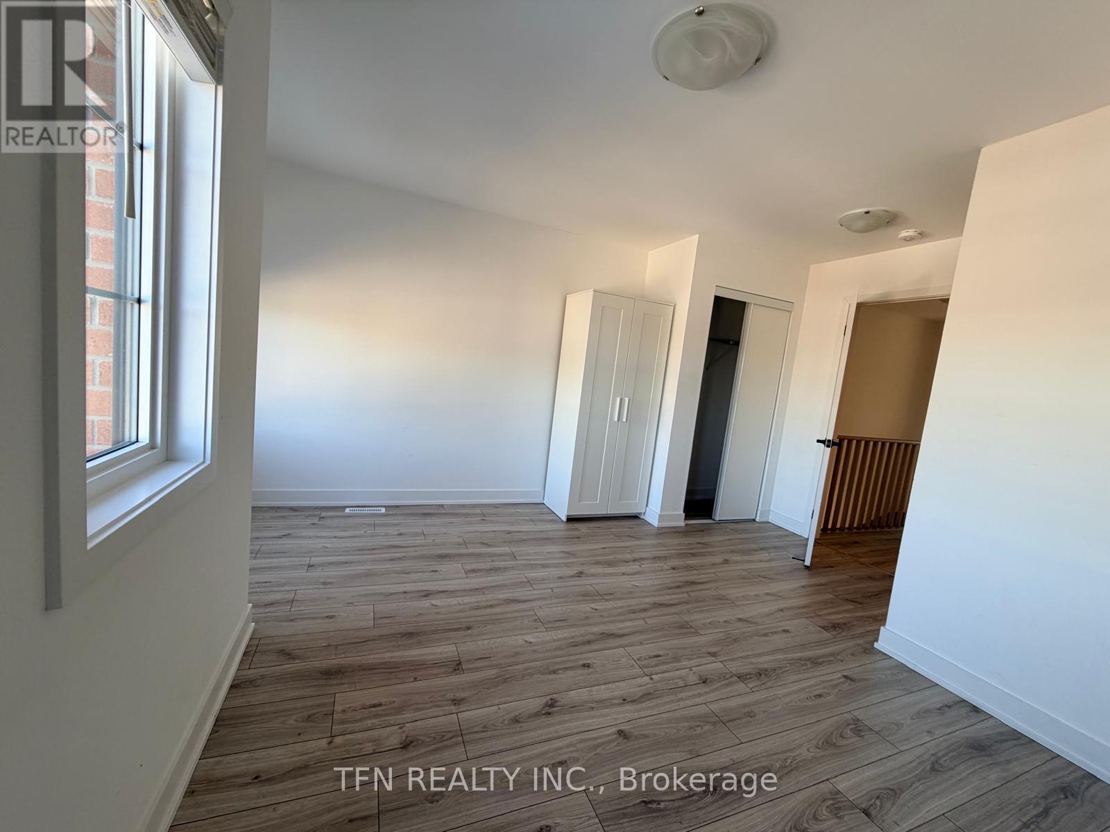 25 Pumpkin Corner Crescent, Barrie, Ontario  L9J 0C2 - Photo 24 - S12814036