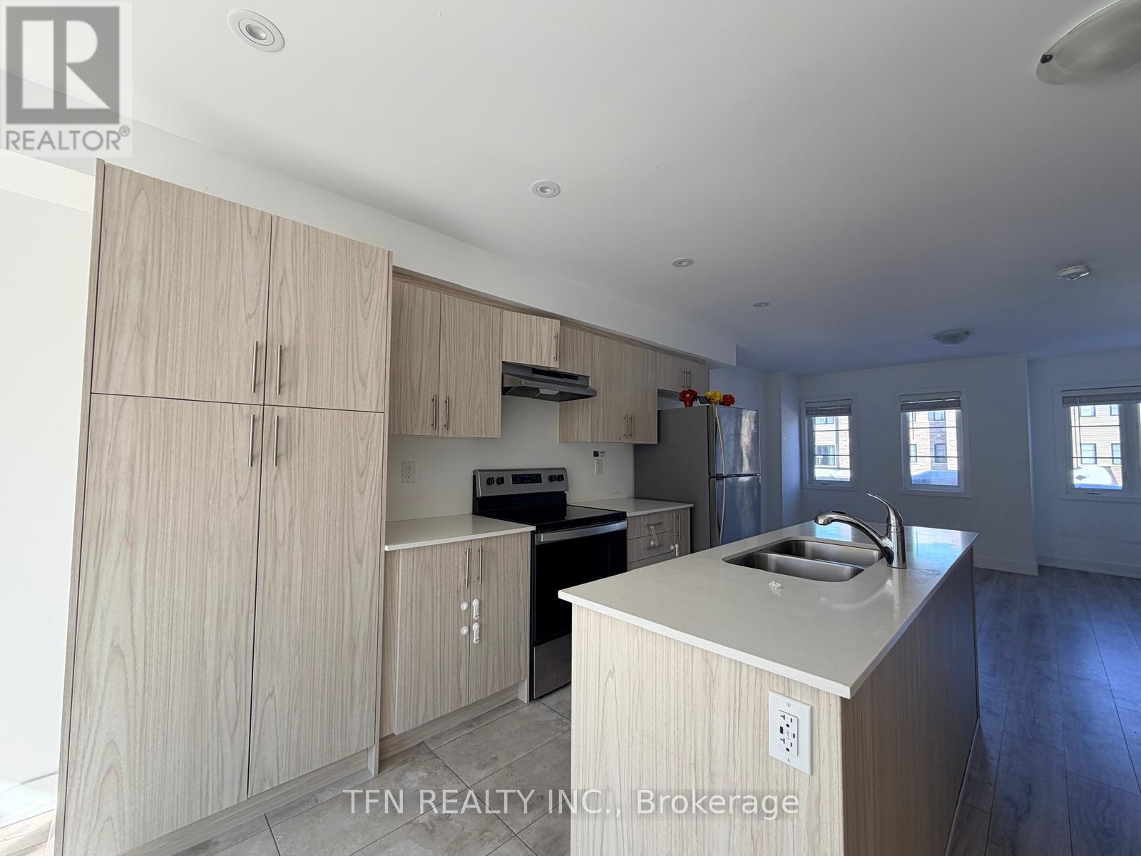 25 Pumpkin Corner Crescent, Barrie, Ontario  L9J 0C2 - Photo 26 - S12814036