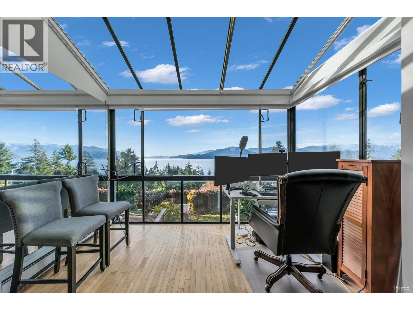 432 Crosscreek Road, Lions Bay, British Columbia  V0V 0V0 - Photo 7 - R3096936