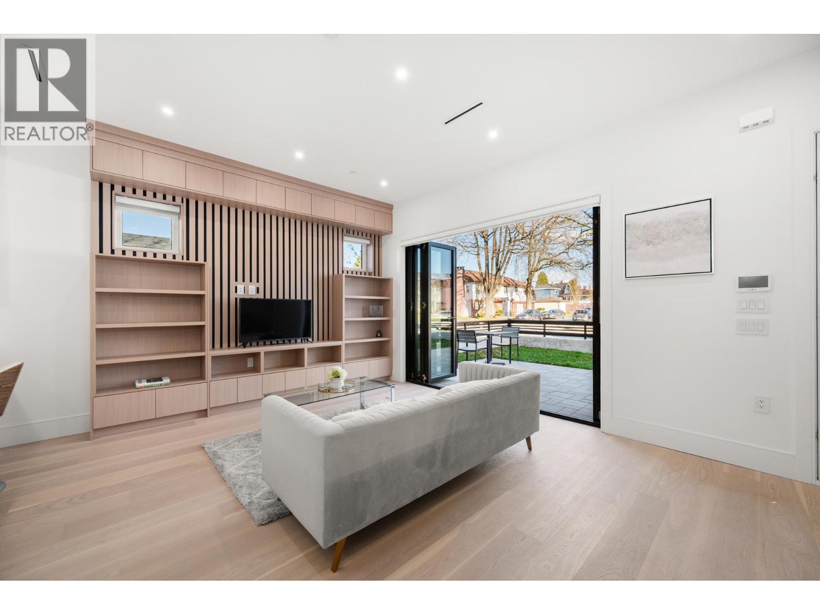 6307 Chester Street, Vancouver, British Columbia  V5W 3C4 - Photo 3 - R3096938