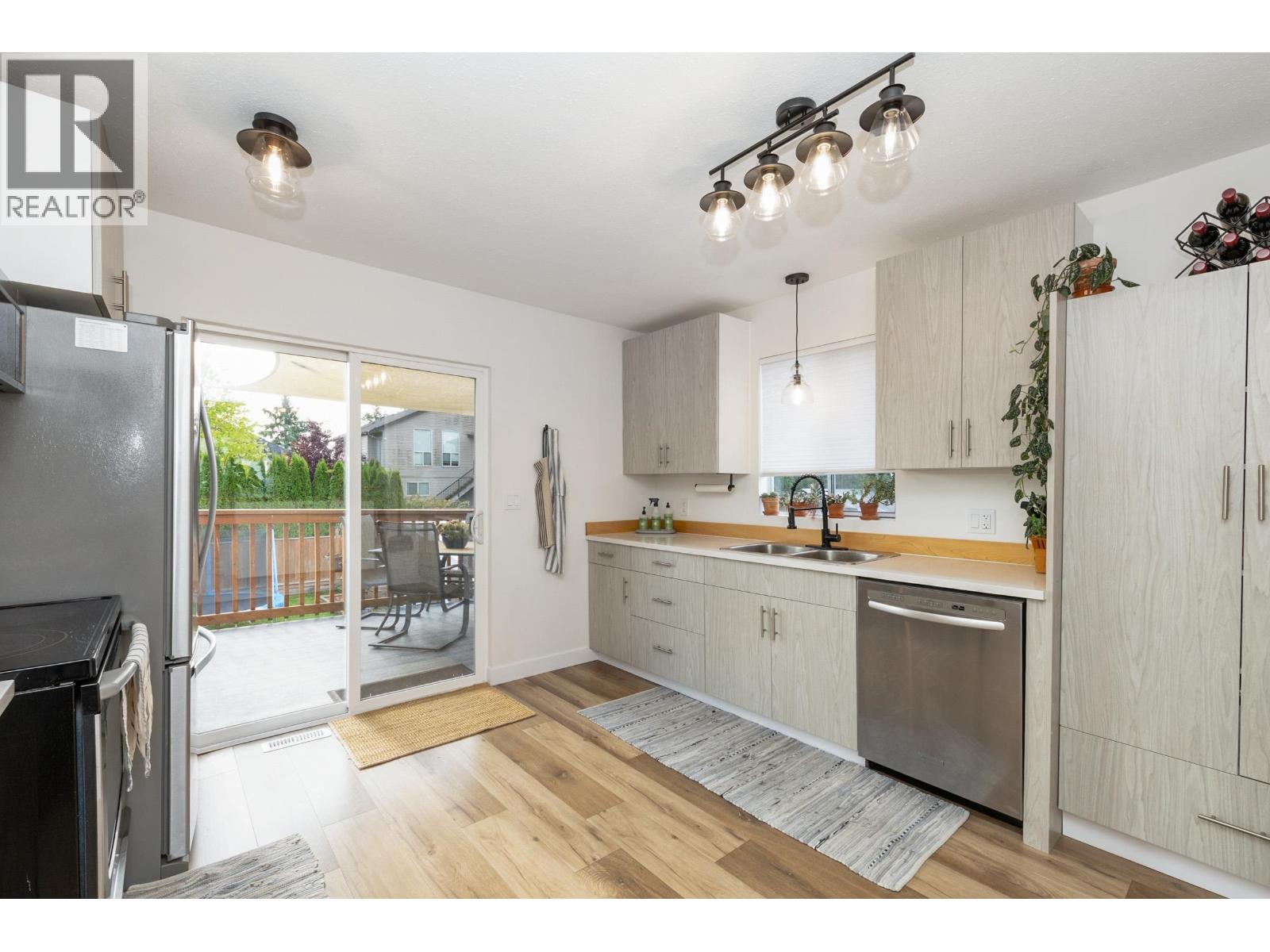 20350 Ospring Street, Maple Ridge, British Columbia  V2X 1K6 - Photo 5 - R3096962