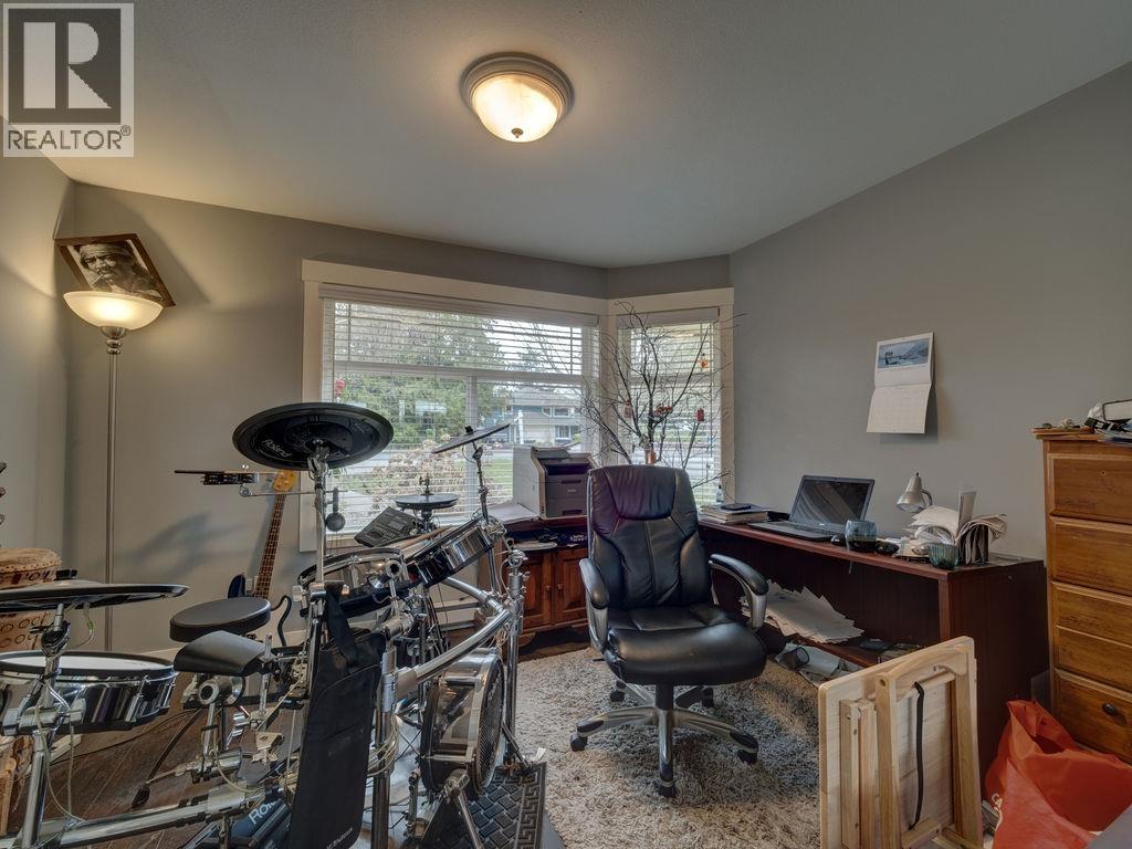 5641 Nickerson Road, Sechelt, British Columbia  V7Z 0M6 - Photo 6 - R3096964