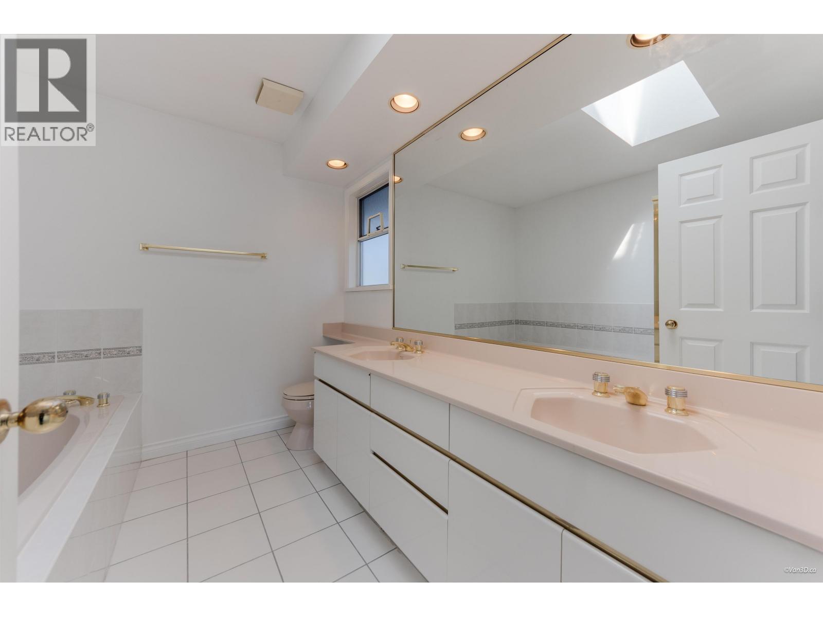 6300 Bouchard Court, Richmond, British Columbia  V7C 5H4 - Photo 24 - R3096869