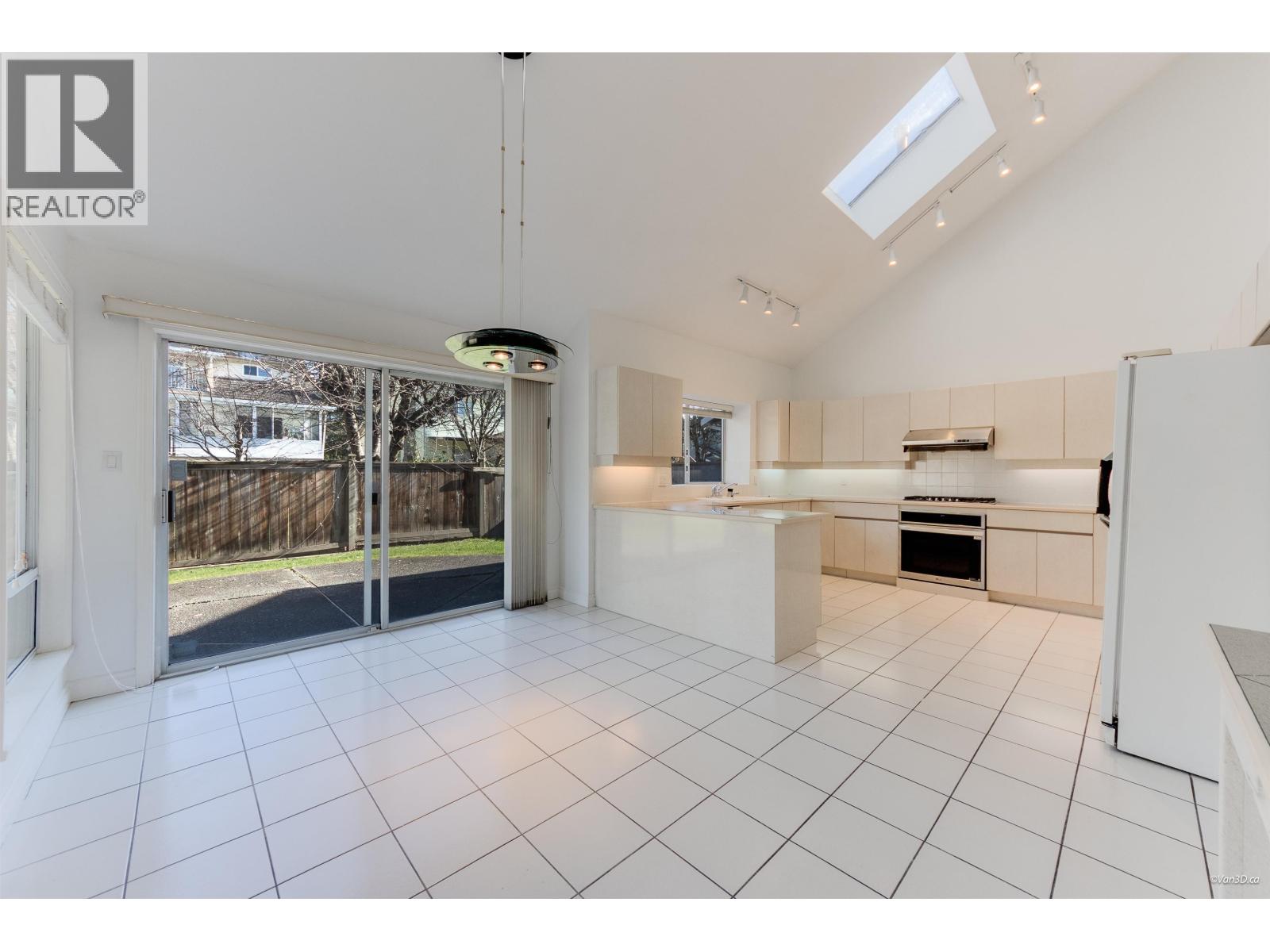 6300 Bouchard Court, Richmond, British Columbia  V7C 5H4 - Photo 8 - R3096869