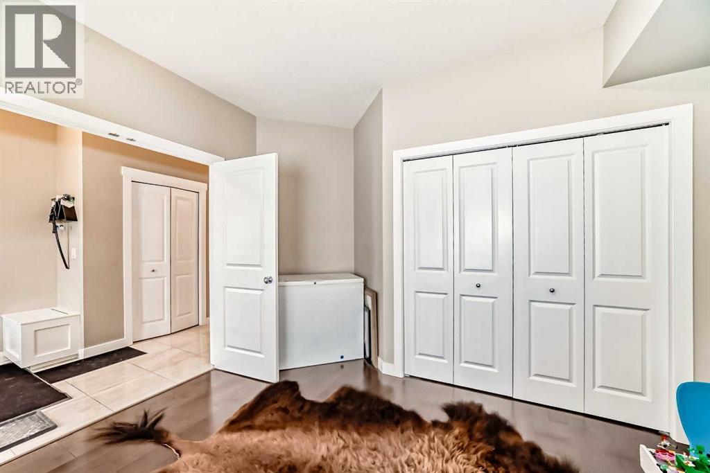 106 Cougar Ridge Landing Sw, Calgary, Alberta  T3H 0X8 - Photo 4 - A2288061