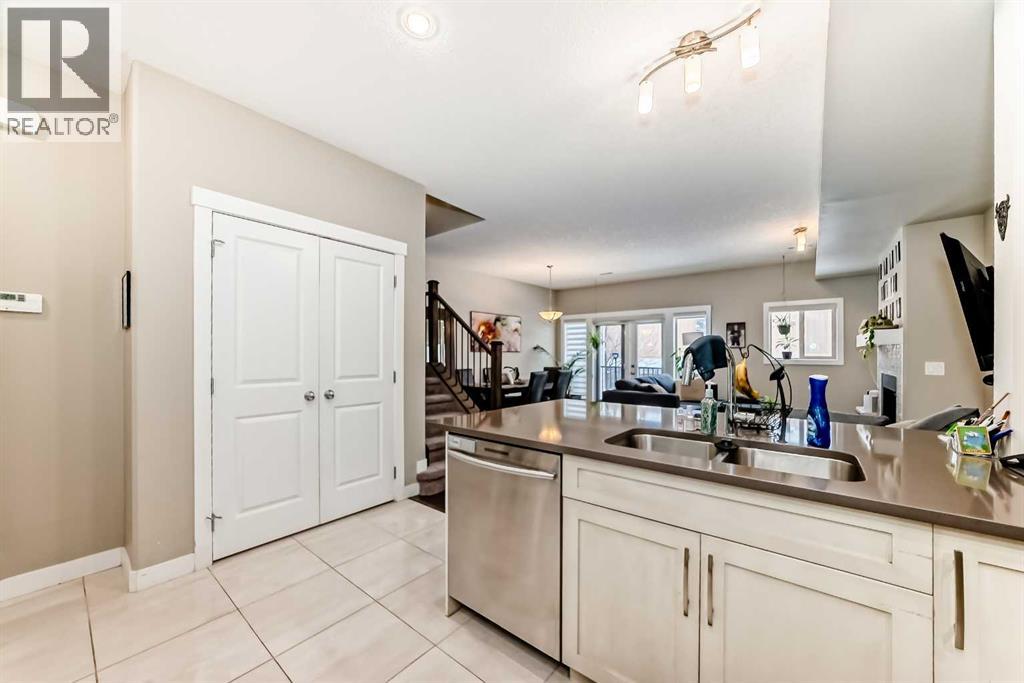 106 Cougar Ridge Landing Sw, Calgary, Alberta  T3H 0X8 - Photo 11 - A2288061