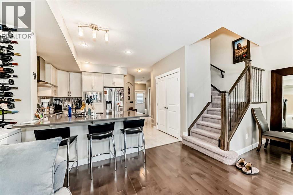 106 Cougar Ridge Landing Sw, Calgary, Alberta  T3H 0X8 - Photo 6 - A2288061