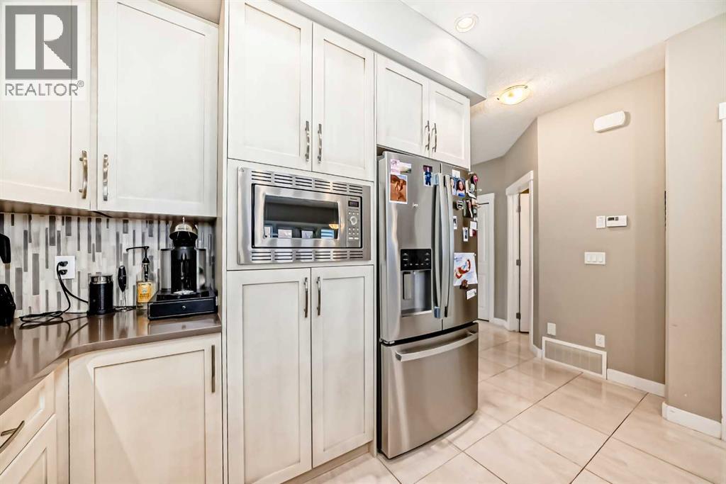 106 Cougar Ridge Landing Sw, Calgary, Alberta  T3H 0X8 - Photo 9 - A2288061