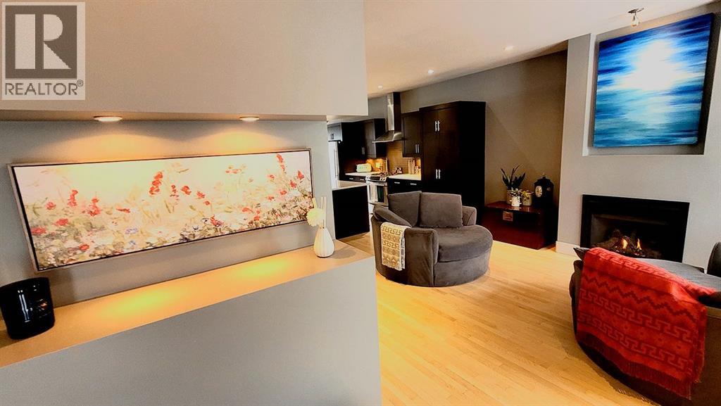 3043 28 Street Sw, Calgary, Alberta  T3E 2J4 - Photo 3 - A2289373