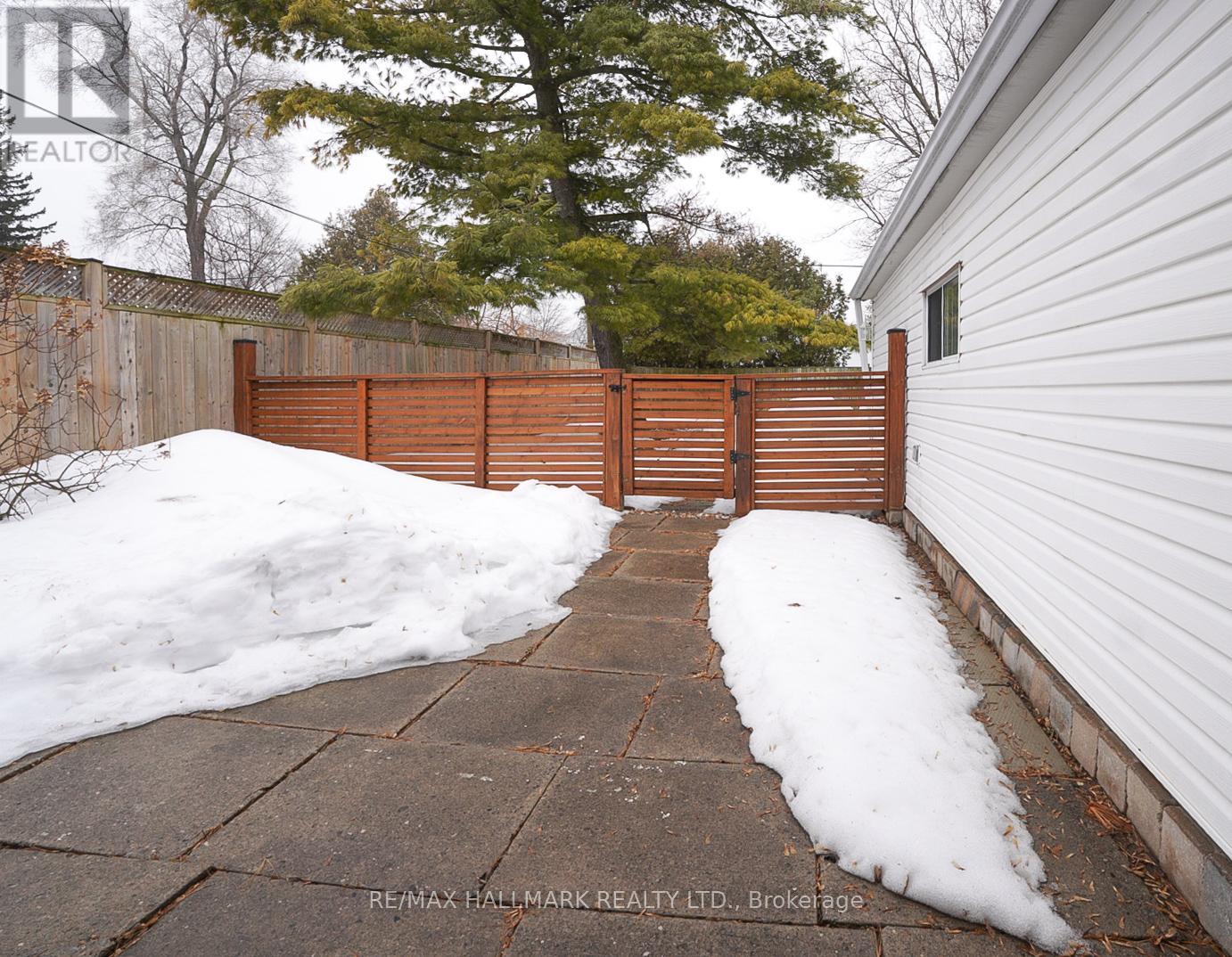 106 Phillip Avenue, Toronto (Birchcliffe-Cliffside), Ontario  M1N 3R4 - Photo 21 - E12855260