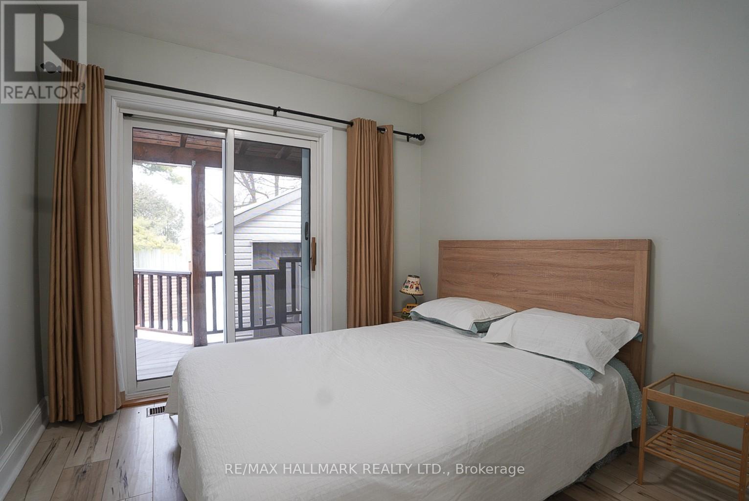 106 Phillip Avenue, Toronto (Birchcliffe-Cliffside), Ontario  M1N 3R4 - Photo 9 - E12855260