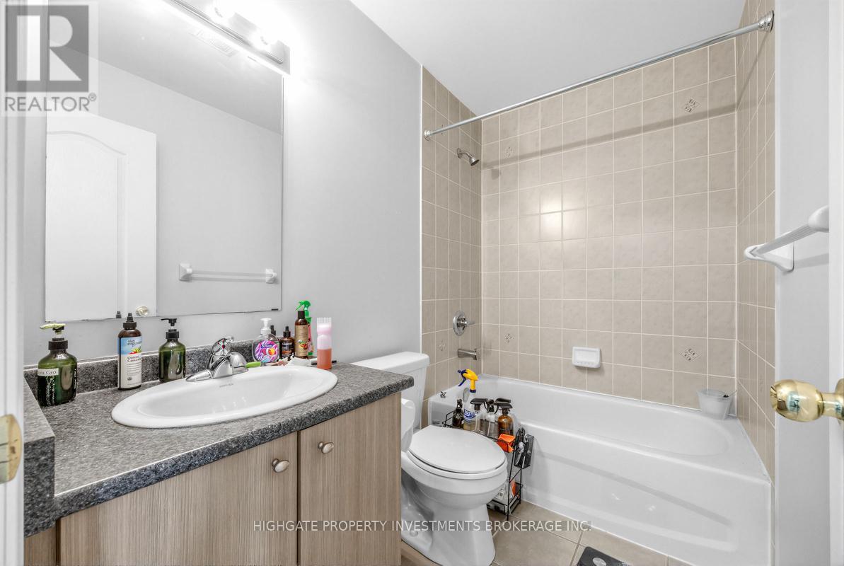 2571 Canadian Street, Pickering (Duffin Heights), Ontario  L1X 0C7 - Photo 19 - E12855302