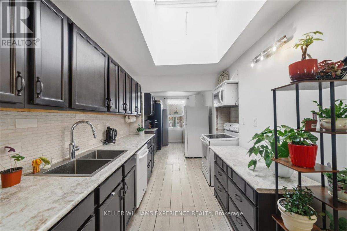 755 Happy Vale Drive, Innisfil (Alcona), Ontario  L9S 2E5 - Photo 5 - N12855294