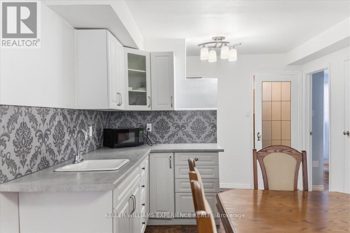 755 Happy Vale Drive, Innisfil (Alcona), Ontario  L9S 2E5 - Photo 7 - N12855294