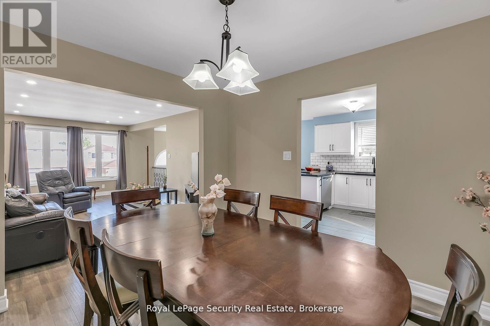 479 Britannia Avenue, Bradford West Gwillimbury (Bradford), Ontario  L3Z 2C9 - Photo 10 - N12855332