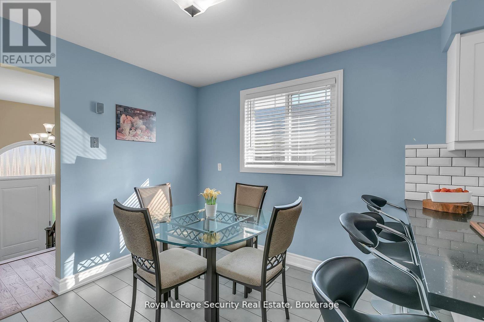 479 Britannia Avenue, Bradford West Gwillimbury (Bradford), Ontario  L3Z 2C9 - Photo 12 - N12855332