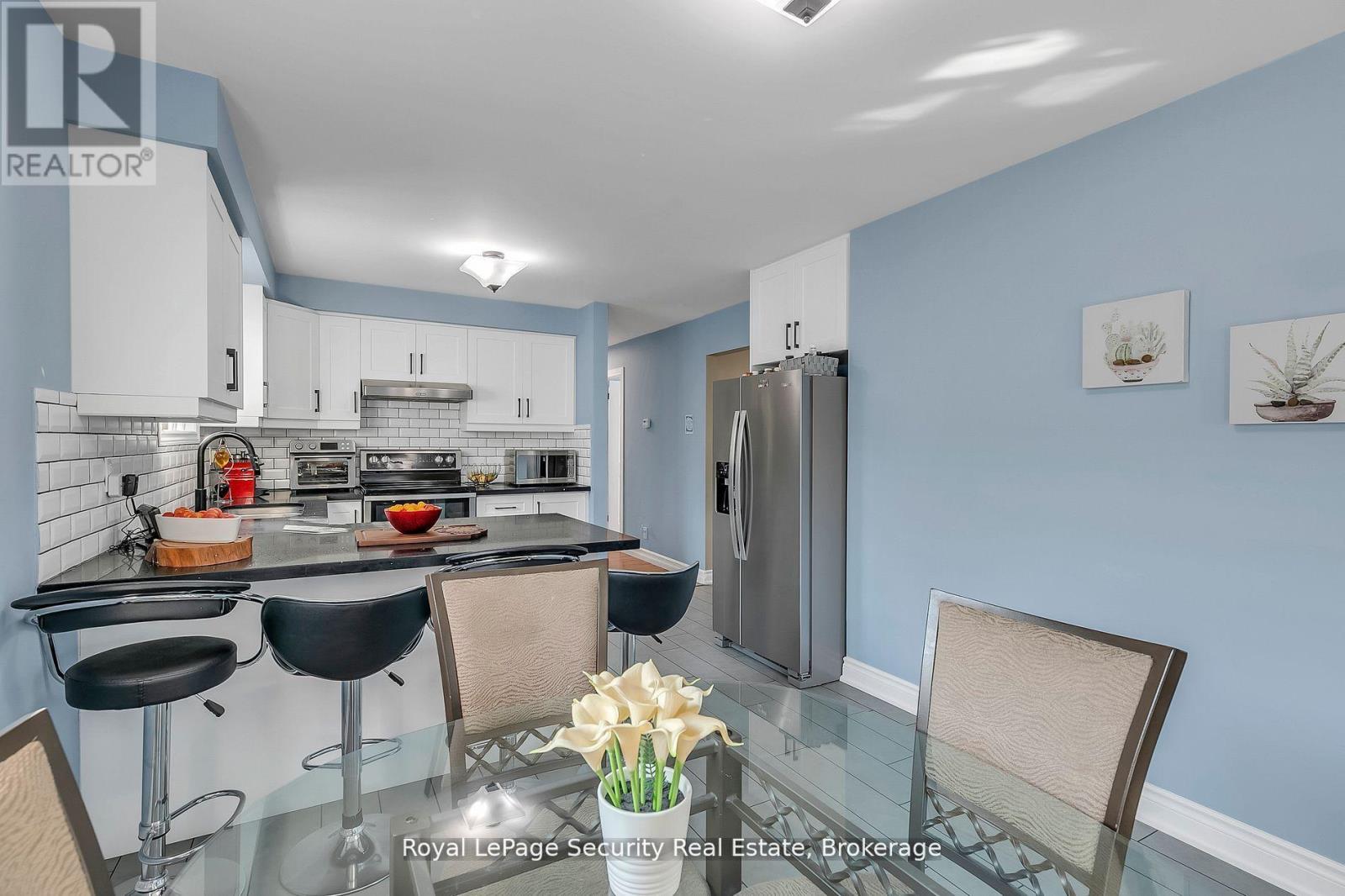 479 Britannia Avenue, Bradford West Gwillimbury (Bradford), Ontario  L3Z 2C9 - Photo 13 - N12855332