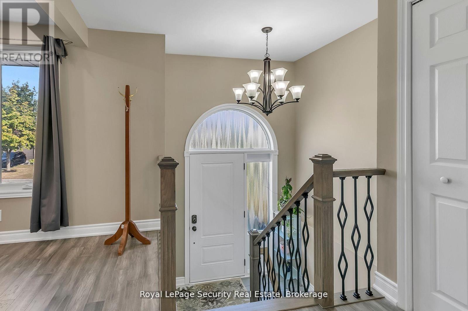 479 Britannia Avenue, Bradford West Gwillimbury (Bradford), Ontario  L3Z 2C9 - Photo 5 - N12855332