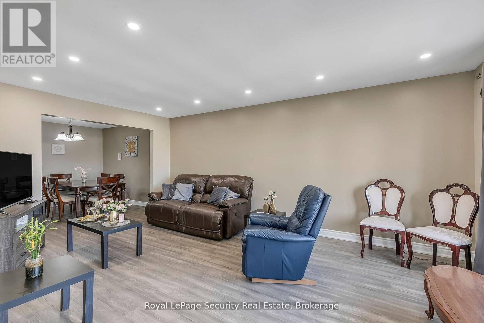 479 Britannia Avenue, Bradford West Gwillimbury (Bradford), Ontario  L3Z 2C9 - Photo 6 - N12855332