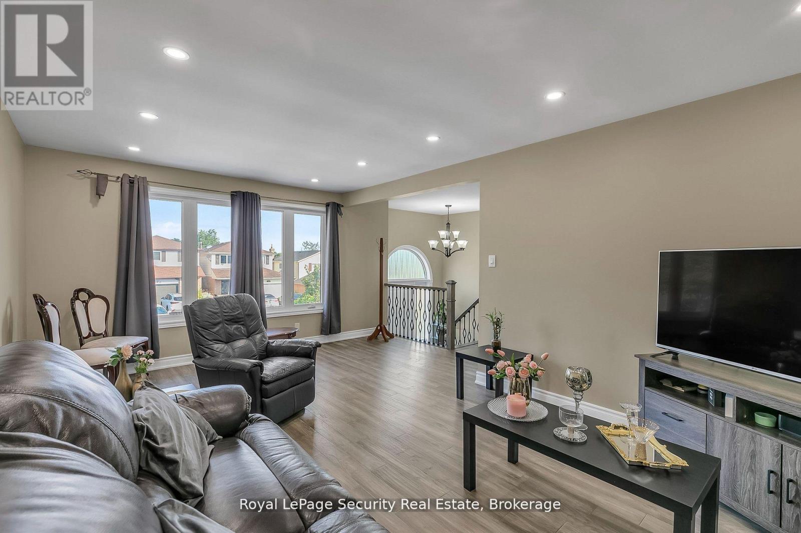 479 Britannia Avenue, Bradford West Gwillimbury (Bradford), Ontario  L3Z 2C9 - Photo 8 - N12855332