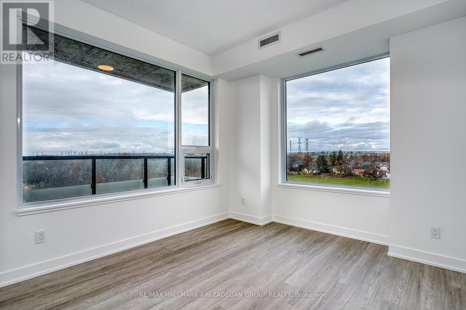 805 - 8188 Yonge Street, Vaughan (Uplands), Ontario  L4J 1W5 - Photo 3 - N12855338