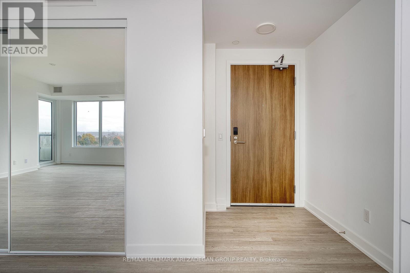 805 - 8188 Yonge Street, Vaughan (Uplands), Ontario  L4J 1W5 - Photo 4 - N12855338