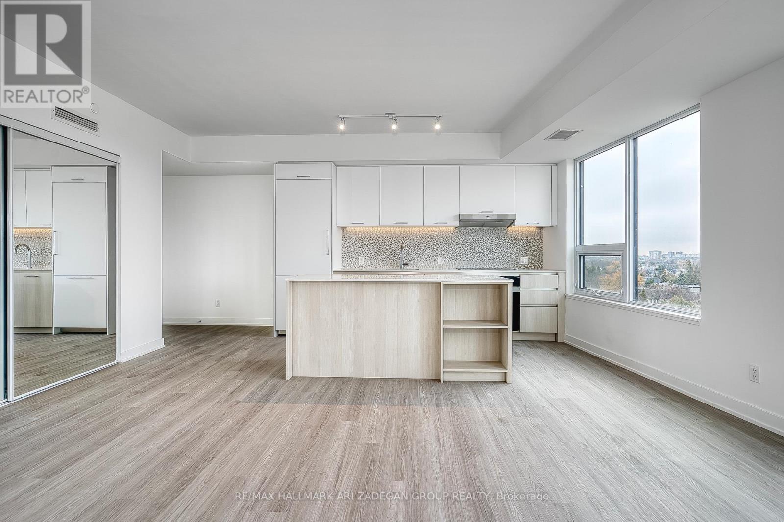 805 - 8188 Yonge Street, Vaughan (Uplands), Ontario  L4J 1W5 - Photo 7 - N12855338