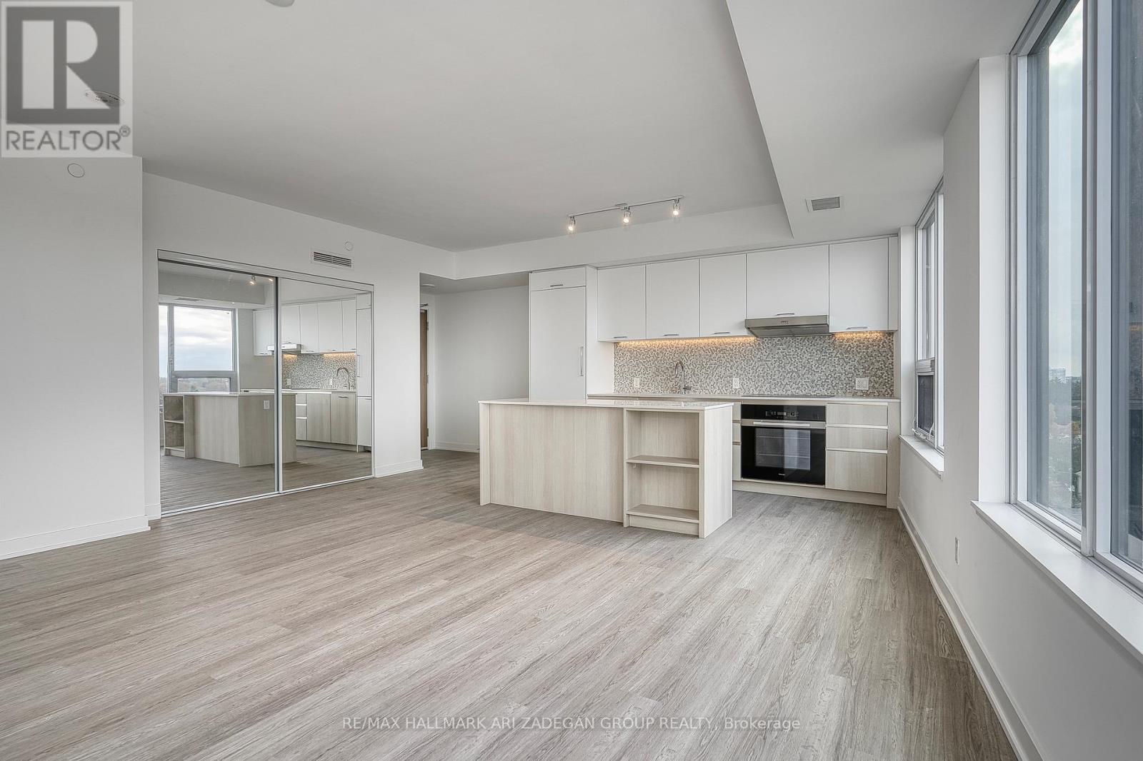 805 - 8188 Yonge Street, Vaughan (Uplands), Ontario  L4J 1W5 - Photo 9 - N12855338