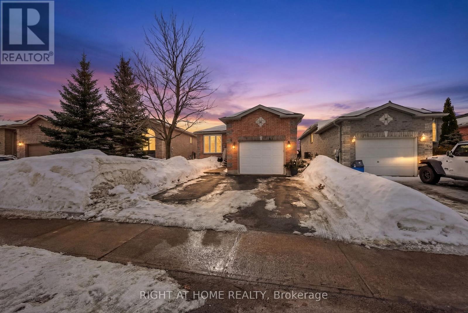 102 Monique Crescent, Barrie (East Bayfield), Ontario  L4M 6Y5 - Photo 1 - S12855310