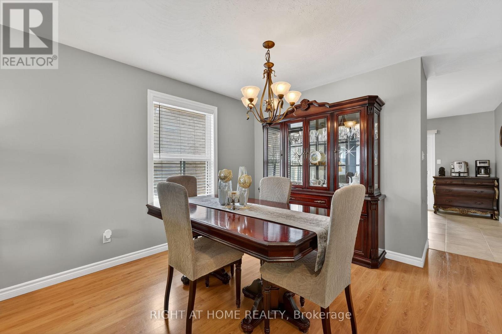 102 Monique Crescent, Barrie (East Bayfield), Ontario  L4M 6Y5 - Photo 11 - S12855310